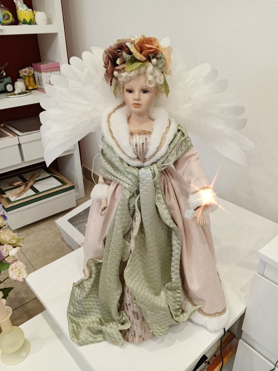 Статуэтки и фарфоровые куклы&nbsp;