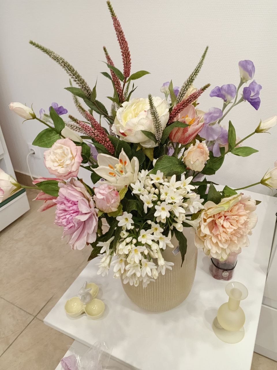 Исскуственные цветы и композиции&nbsp;