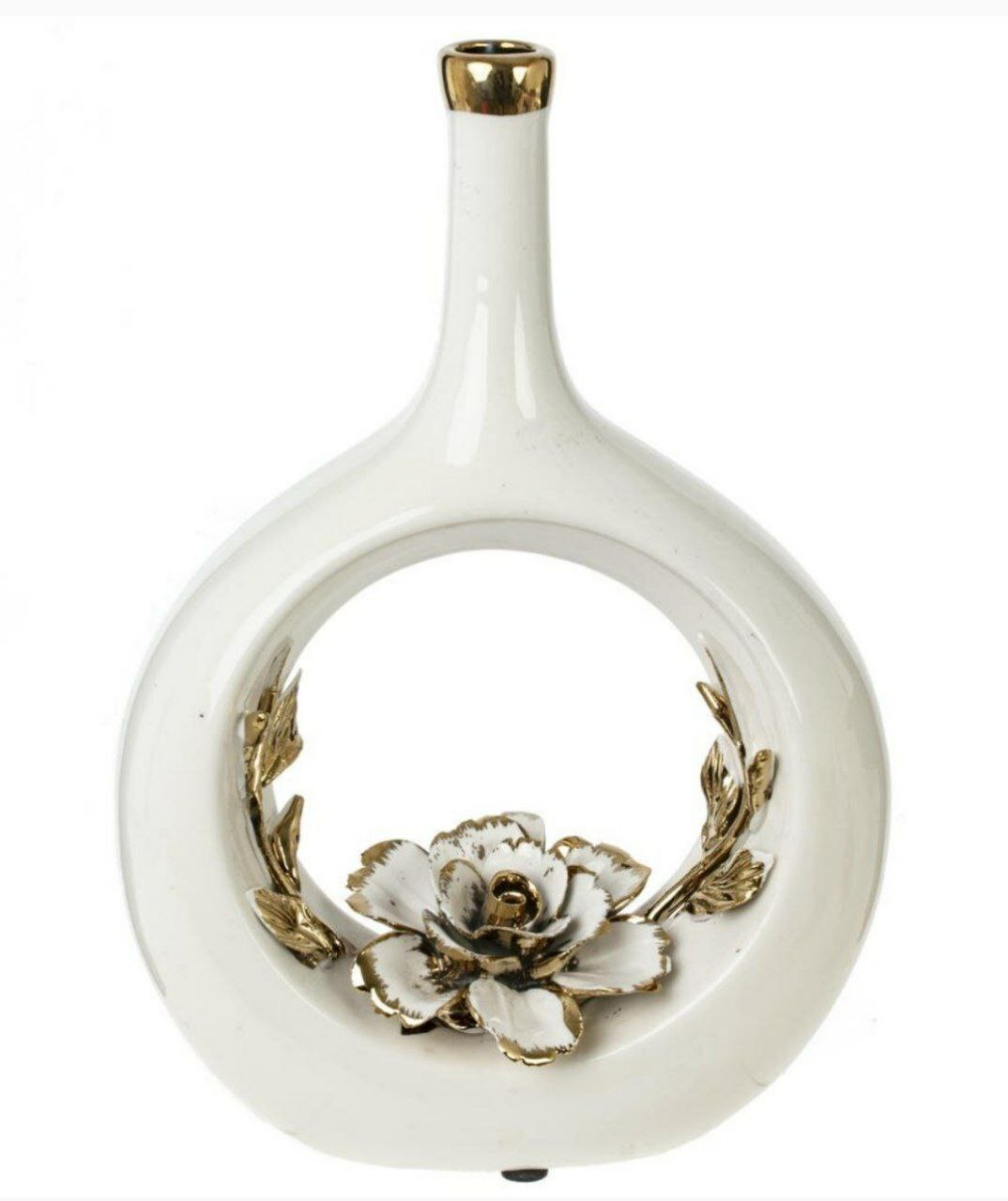 Изящная декоративная ваза