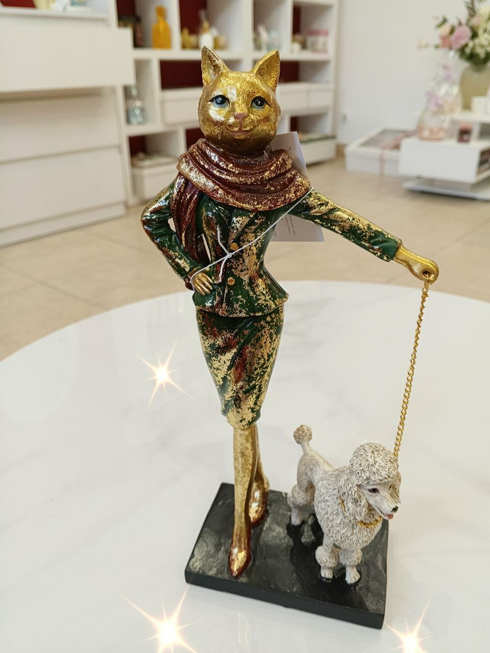 "Дама-кошечка с пуделем" "Дама-кошечка с пуделем"