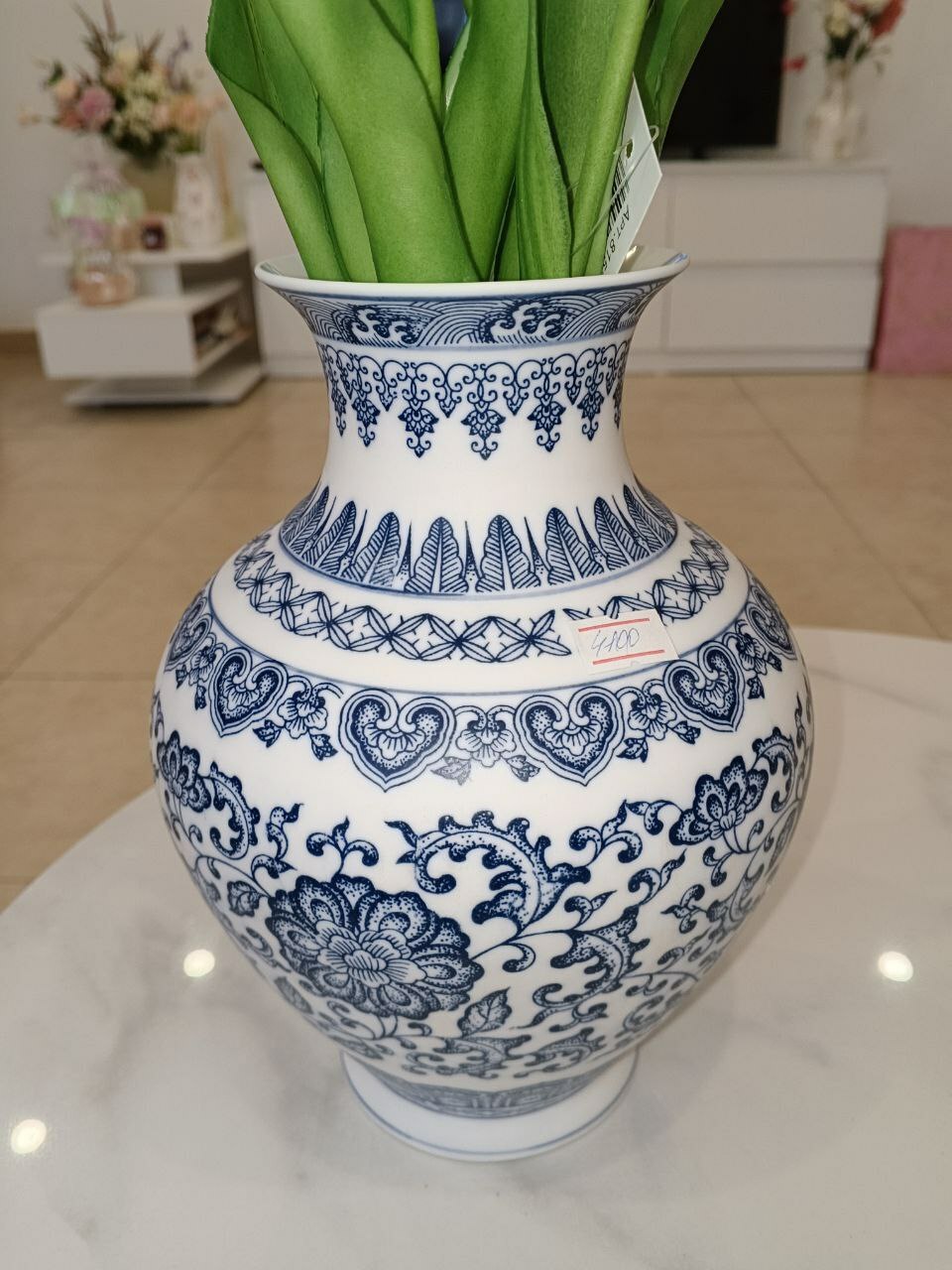 Изящная ваза