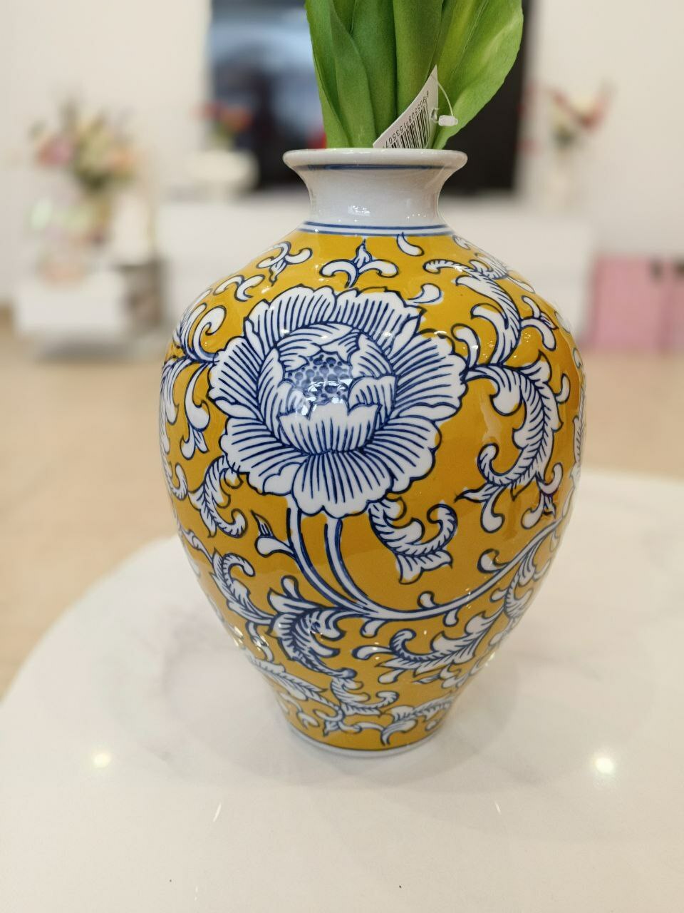 Элегантная декоративная ваза